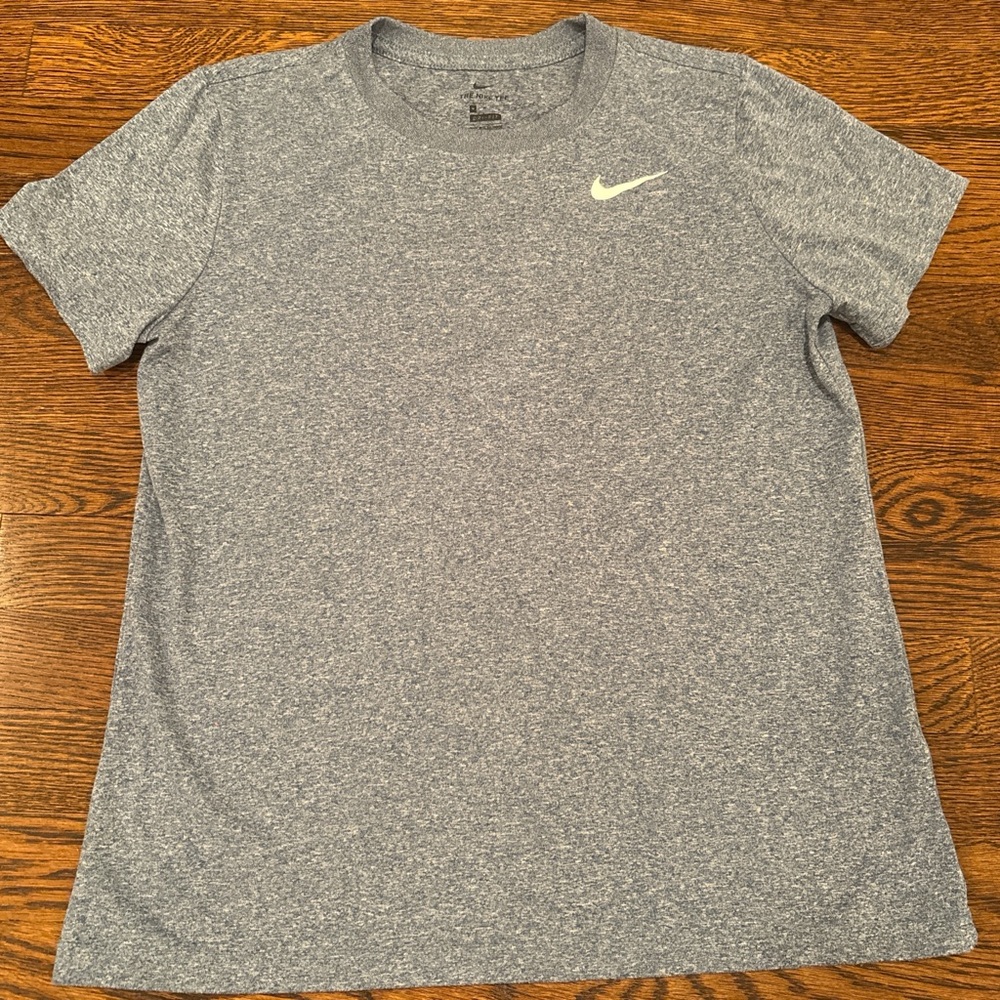 Nike Men's Gray T-Shirt